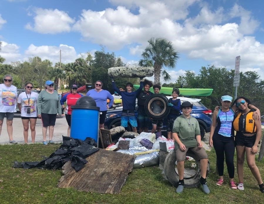 Trash Bash volunteers at Riverview Park